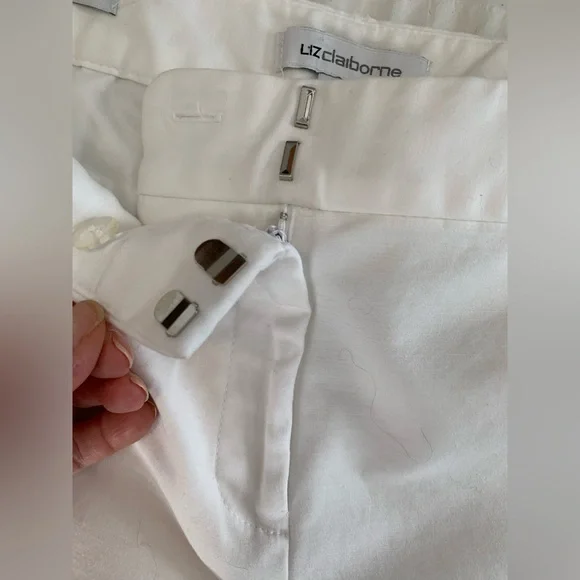 Liz Claiborne White Cropped Pants - Picture 6 of 16